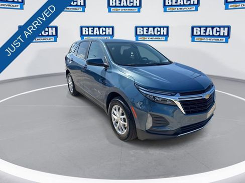 Used 2024 Chevrolet Equinox LT image 2