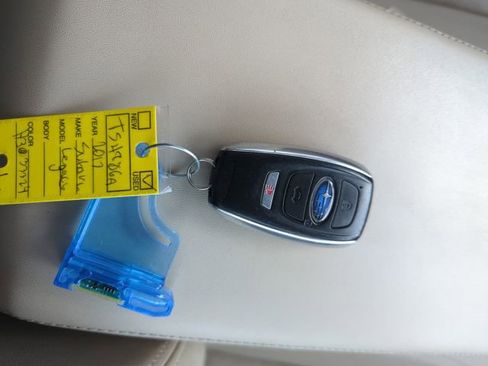 Used 2017 Subaru Legacy 2.5i Limited image 38