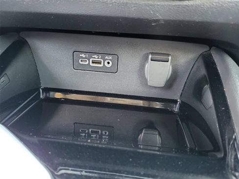 Used 2024 Nissan Altima 2.5 SV FWD image 35