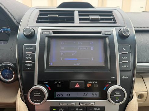 Used 2012 Toyota Camry XLE w/ Convenience Pkg FWD image 32
