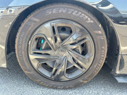 Used 2019 Honda Civic LX image 5