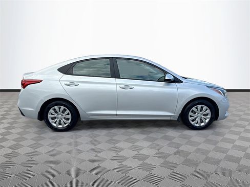 Used 2022 Hyundai Accent SE image 5