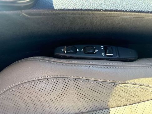 Used 2011 Mercedes-Benz E 550 Cabriolet image 52