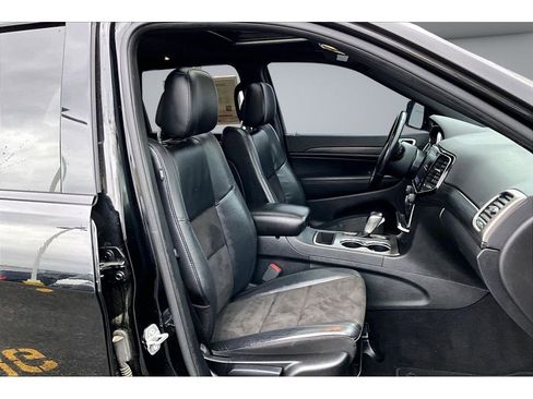 Used 2021 Jeep Grand Cherokee Laredo X image 8