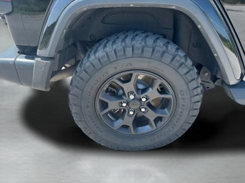Used 2023 Jeep Wrangler Unlimited Sahara AWD/4WD image 36