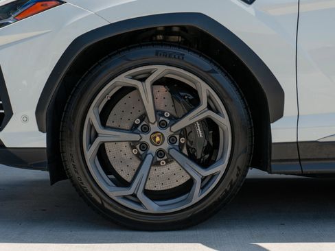 Used 2020 Lamborghini Urus AWD/4WD image 11