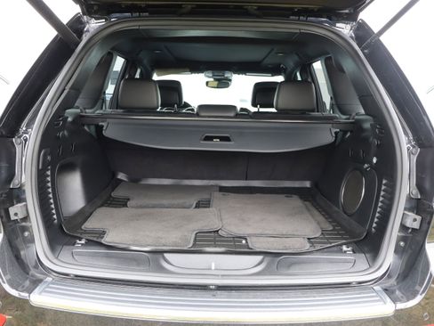 Used 2021 Jeep Grand Cherokee Limited w/ Luxury Group II image 18