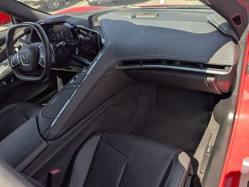 Used 2020 Chevrolet Corvette Stingray Coupe w/ 1LT RWD image 17
