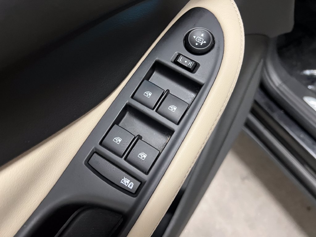 Used 2018 Buick Envision Preferred AWD/4WD image 12