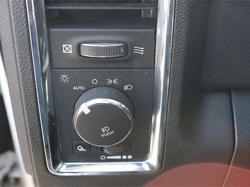 Used 2018 RAM 1500 Laramie w/ Convenience Group image 15