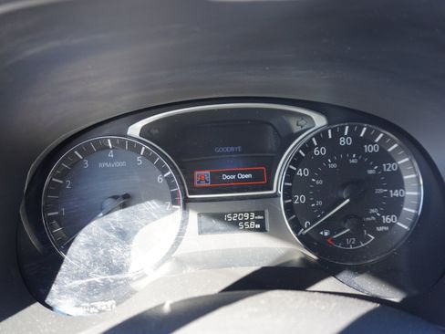 Used 2013 Nissan Pathfinder SV image 37