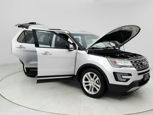 Used 2016 Ford Explorer Limited w/ Equipment Group 301A FWD image 12