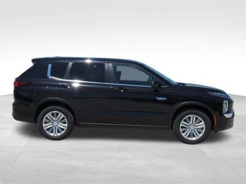 New 2025 Mitsubishi Outlander ES AWD/4WD image 2