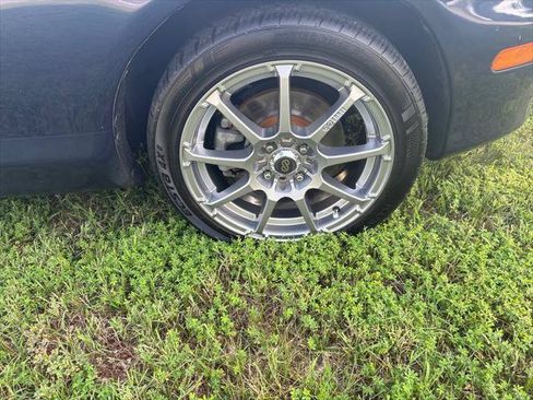 Used 2002 MAZDA MX-5 Miata RWD image 8