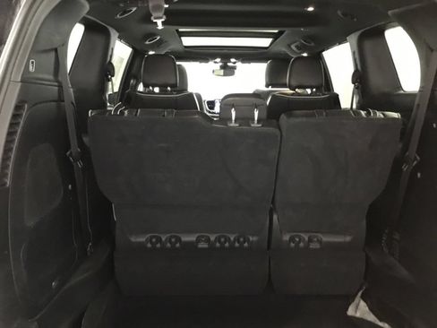 Used 2022 Chrysler Pacifica Limited w/ S Appearance Package FWD image 16