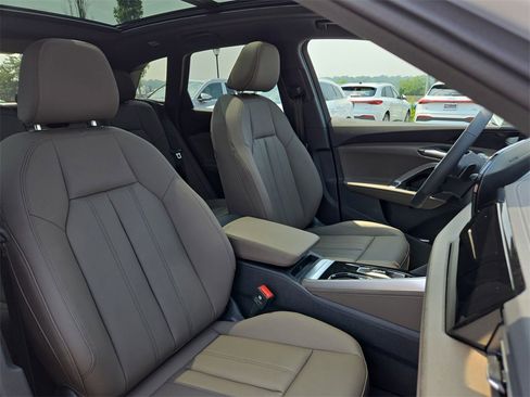 New 2025 Audi Q5 Premium image 26
