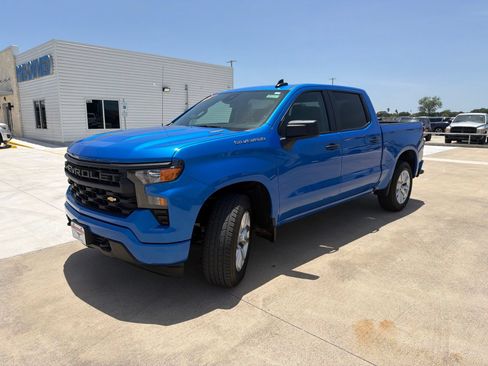 Used 2025 Chevrolet Silverado 1500 Custom RWD image 3