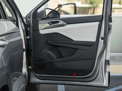 Used 2025 Volkswagen Taos SEL w/ Black Wheel Plus Package image 24