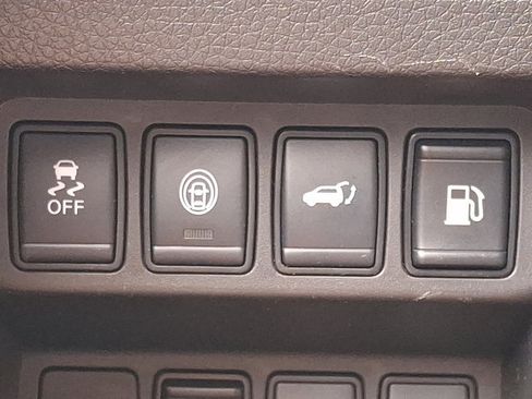 Used 2020 Nissan Rogue SV AWD/4WD image 23