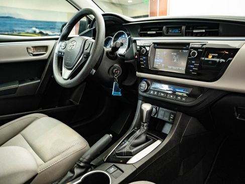 Used 2015 Toyota Corolla LE FWD image 47
