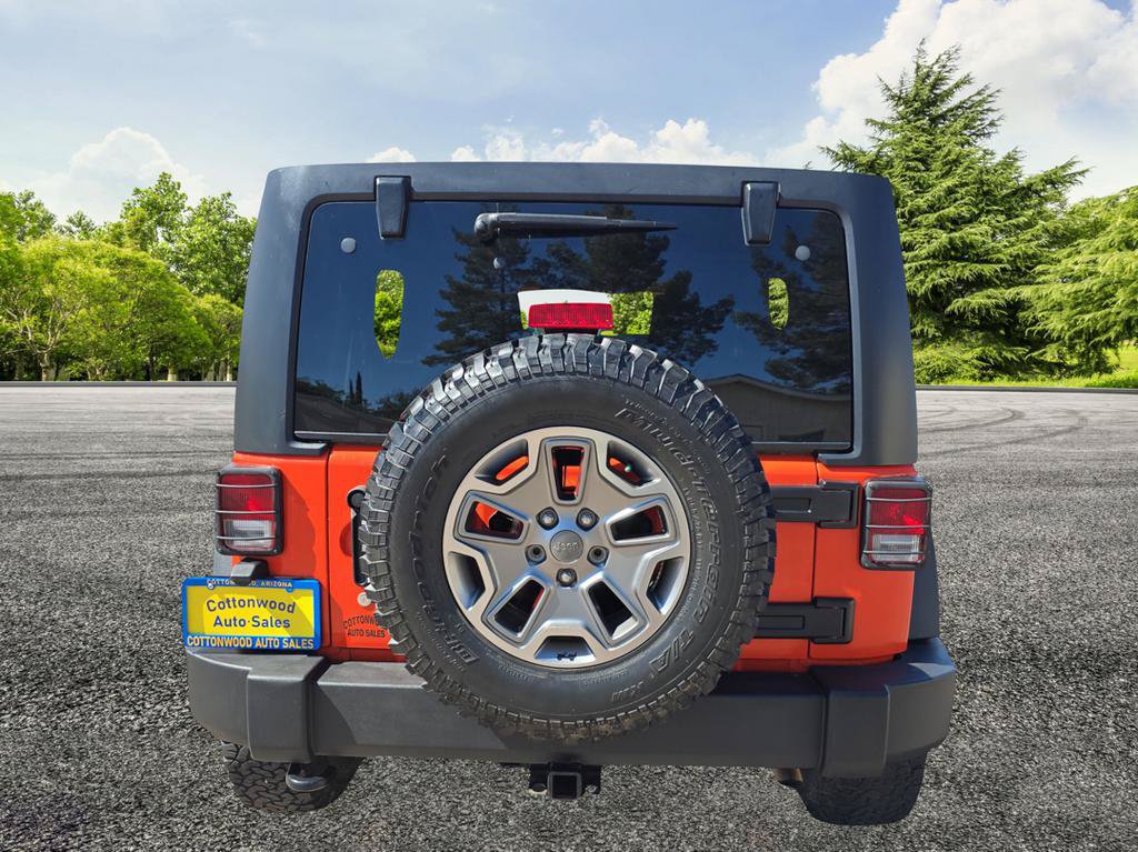 Used 2015 Jeep Wrangler Unlimited Rubicon w/ Connectivity Group AWD/4WD image 6