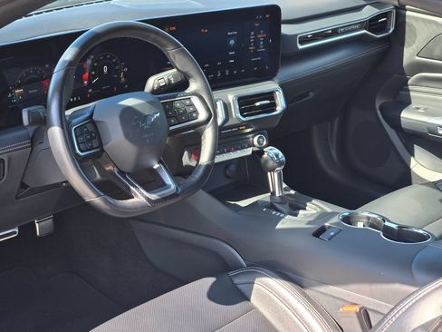 Used 2025 Ford Mustang Premium RWD image 28