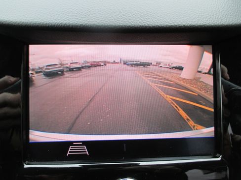 Used 2022 Chevrolet Trax LT w/ Sport Edition image 19