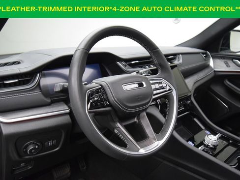 Used 2023 Jeep Grand Cherokee Overland w/ Luxury Tech Group IV AWD/4WD image 15