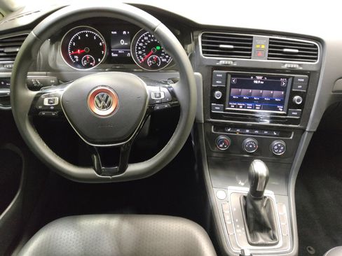 Used 2021 Volkswagen Golf 4-Door FWD image 22