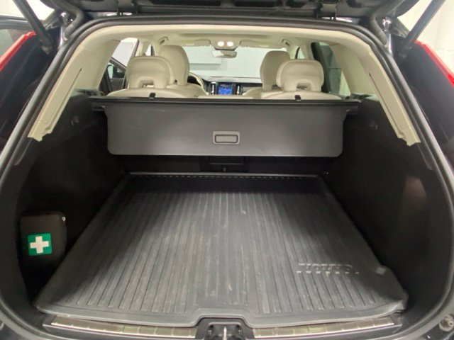 Used 2024 Volvo XC60 B5 Plus w/ Protection Package Premier AWD/4WD image 9