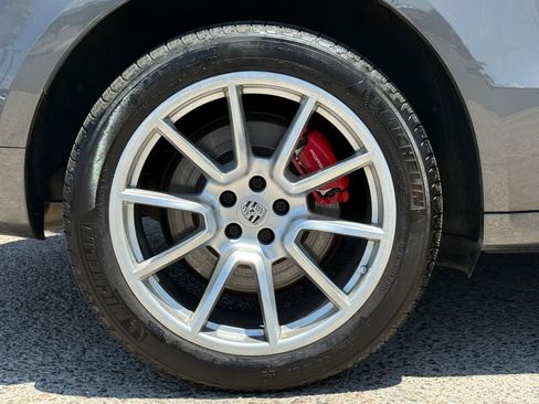 Used 2016 Porsche Macan Turbo AWD/4WD image 25