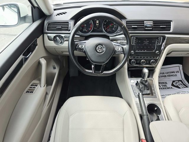 Used 2018 Volkswagen Passat 2.0T SE FWD image 11