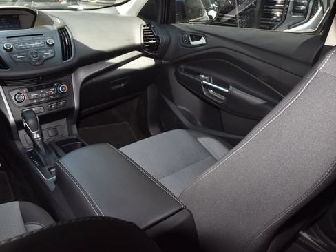 Used 2018 Ford Escape SE FWD image 17