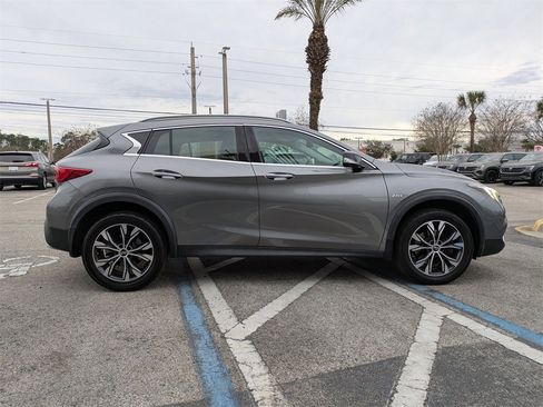Used 2018 INFINITI QX30 Premium w/ Cargo Package image 7