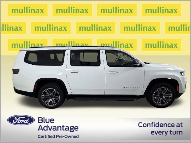 Used 2024 Jeep Wagoneer L Series II w/ Flexible Seating Group RWD image 2