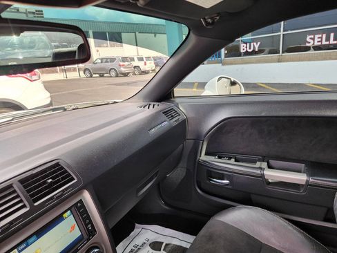 Used 2012 Dodge Challenger SRT8 w/ Premium Sound Group image 18