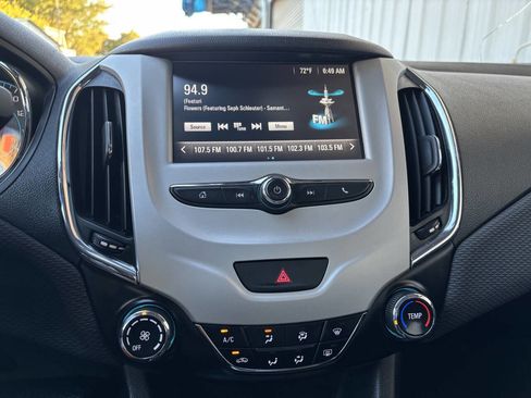 Used 2018 Chevrolet Cruze LS image 20