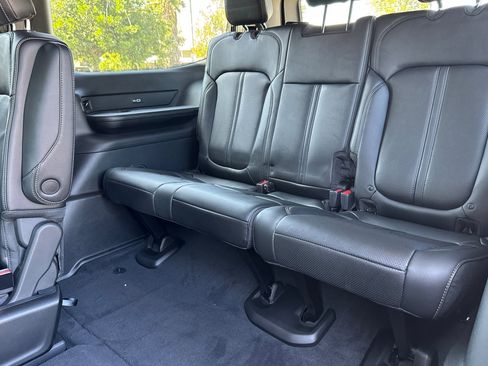 New 2025 Jeep Wagoneer Series II image 14