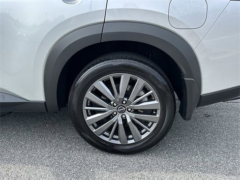 Certified 2025 Nissan Pathfinder SL w/ SL Premium Package image 21