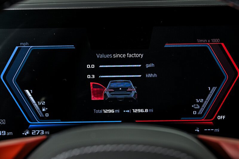 Used 2025 BMW M5 Touring AWD/4WD image 32