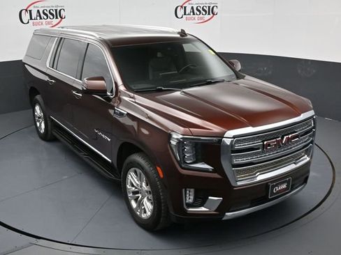 Used 2023 GMC Yukon XL SLT w/ SLT Luxury Package image 19