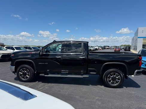 Used 2024 Chevrolet Silverado 3500 LTZ w/ LTZ Plus Package AWD/4WD image 2