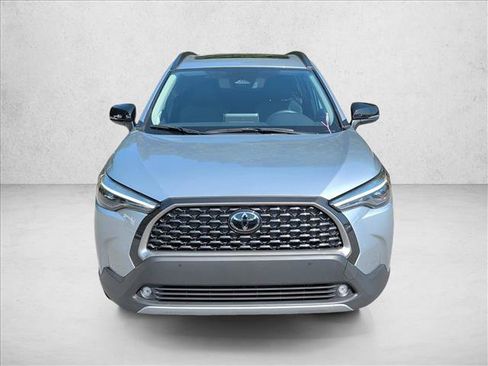 Used 2025 Toyota Corolla Cross XLE w/ Convenience Package AWD/4WD image 2
