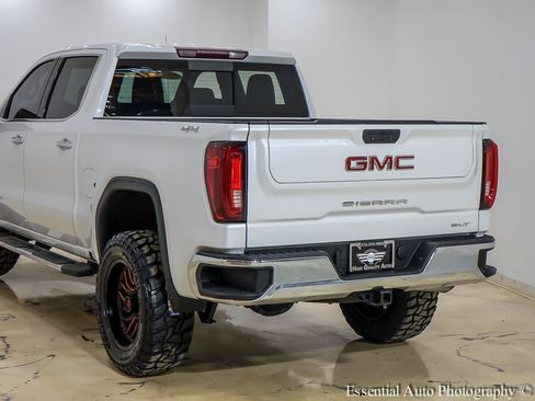 Used 2022 GMC Sierra 1500 SLT w/ SLT Convenience Package AWD/4WD image 9