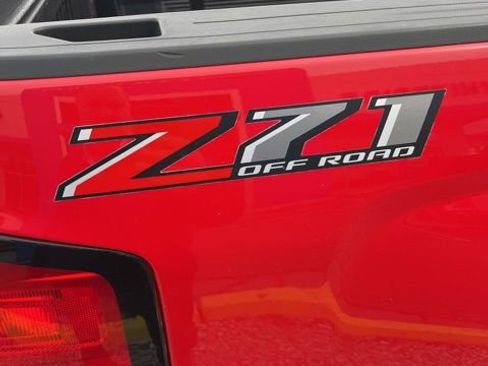 Used 2018 Chevrolet Silverado 1500 LT w/ All Star Edition image 3