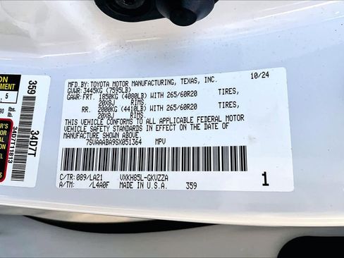 Used 2025 Toyota Sequoia Platinum image 33