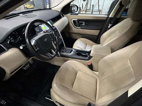 Used 2017 Land Rover Discovery Sport HSE image 11