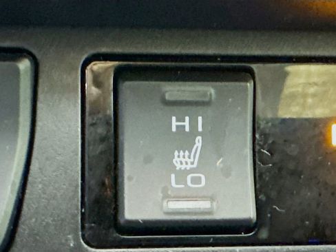 Used 2019 Toyota RAV4 Limited w/ Advanced Technology Package image 24