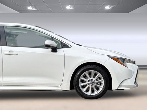 Used 2020 Toyota Corolla XLE image 33