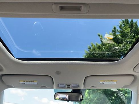 New 2025 Hyundai Venue SEL image 11